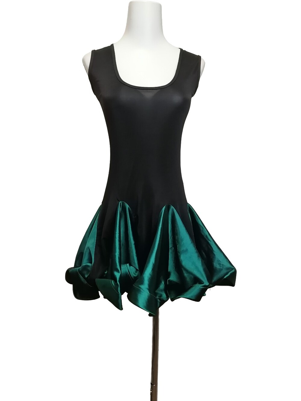 💃🏻💃🏻Black and Emerald Green Bubble Hem Dress / Dance Dress